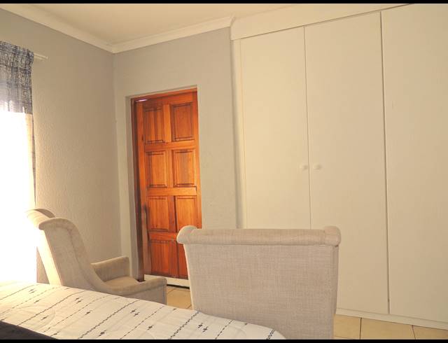 2 BEDROOM APARTMENT FOR SALE IN WILLOWBROOK